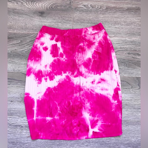 Women’s Ruched Side Tye-Dye Pencil Slirt - Picture 2 of 2